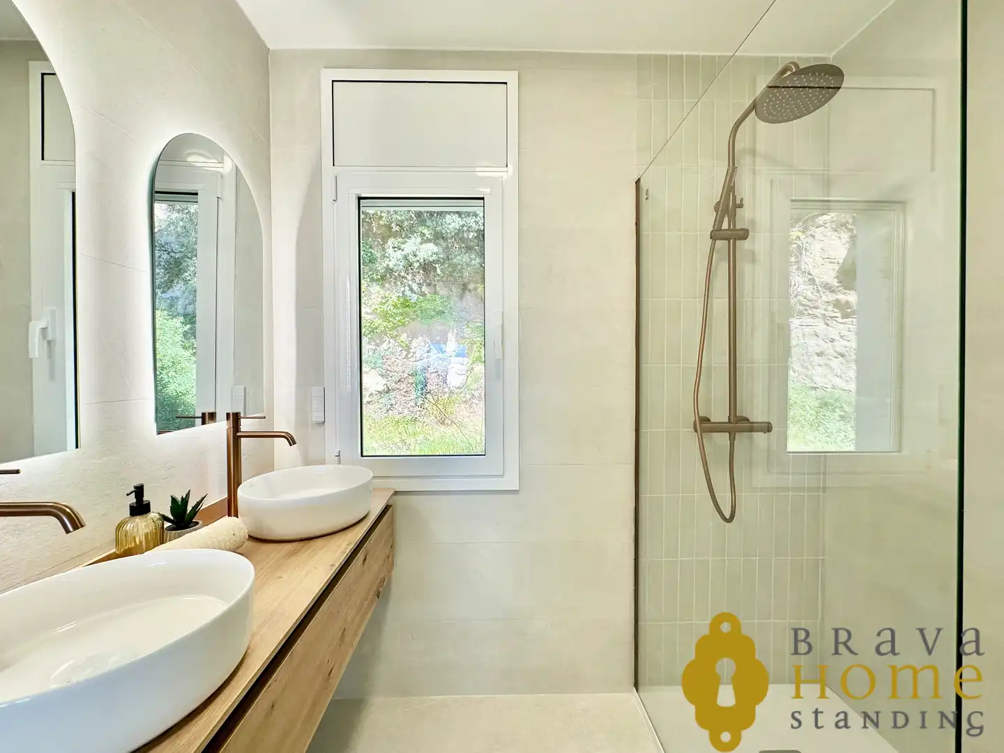 Badezimmer von Wohnung zum Verkauf in Roses mit Klimaanlage, Terrasse und Möbliert