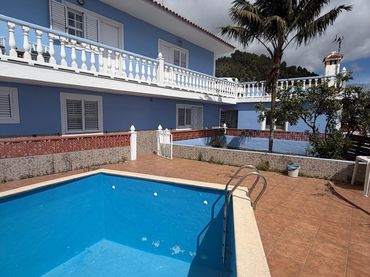 Casa amb piscina en venda a la Rosa 67