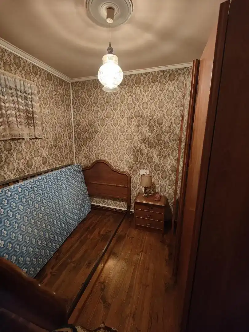 Dormitori de Casa adosada en venda en Monforte de Lemos amb Jardí privat, Traster i Moblat