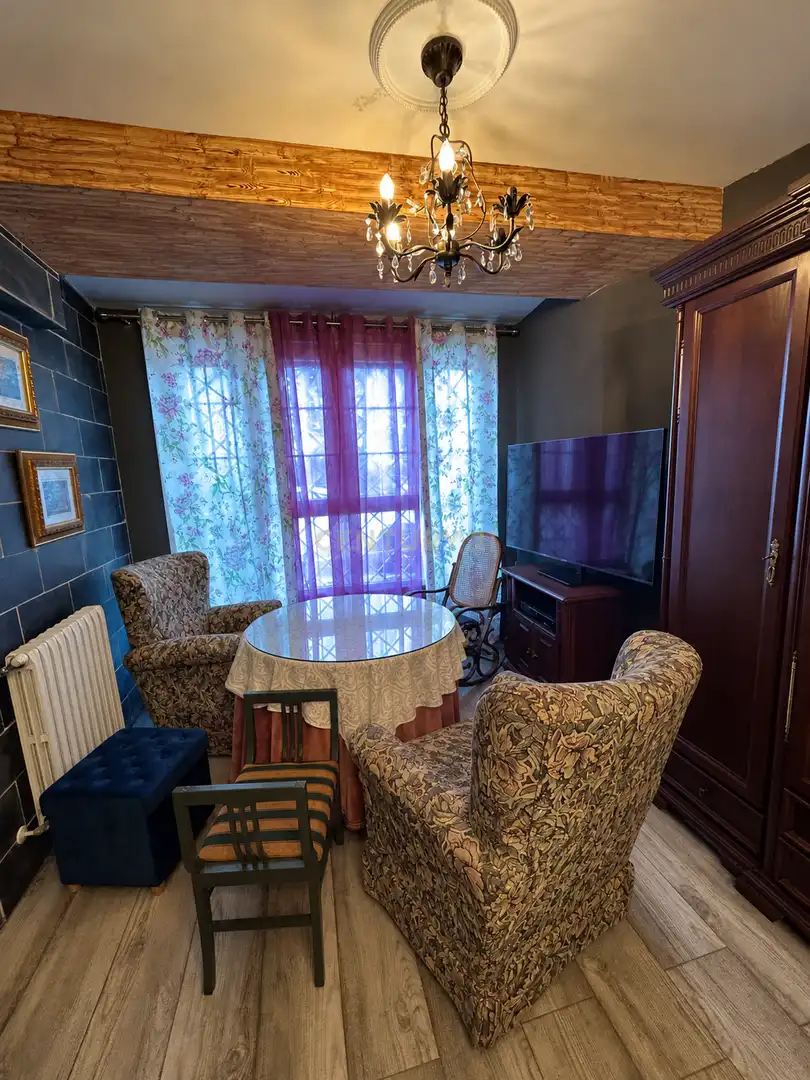 Sala d'estar de Casa o xalet en venda en Cáceres amb Jardí privat i Piscina