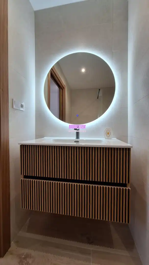 Badezimmer von Erdgeschoss zum Verkauf in Badalona mit Klimaanlage