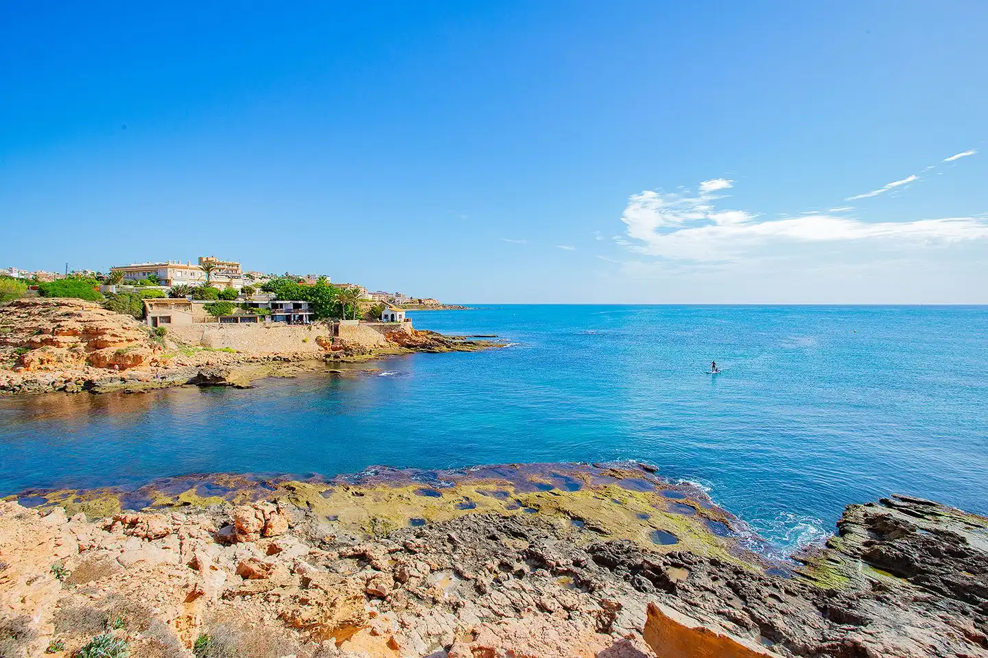 Vista exterior de Casa o xalet en venda en Torrevieja amb Aire condicionat, Calefacció i Jardí privat