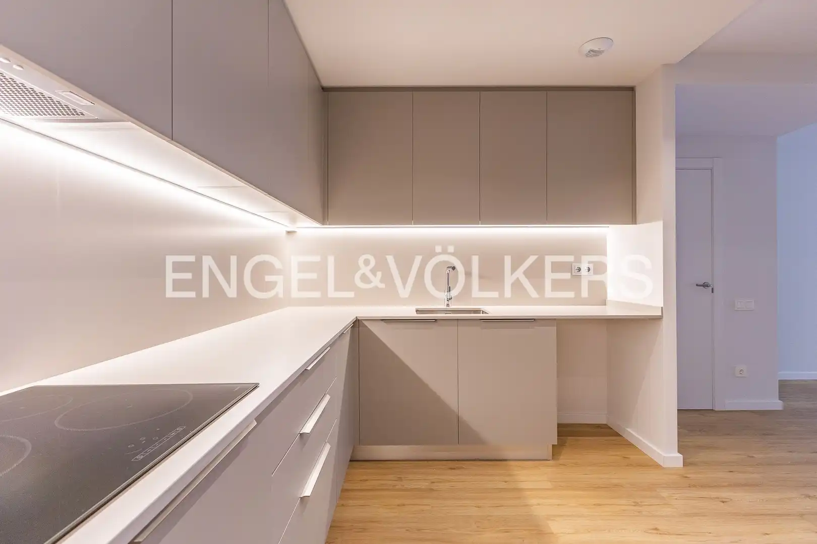 Cocina de Planta baja de alquiler en Sabadell con Aire acondicionado, Calefacción y Terraza