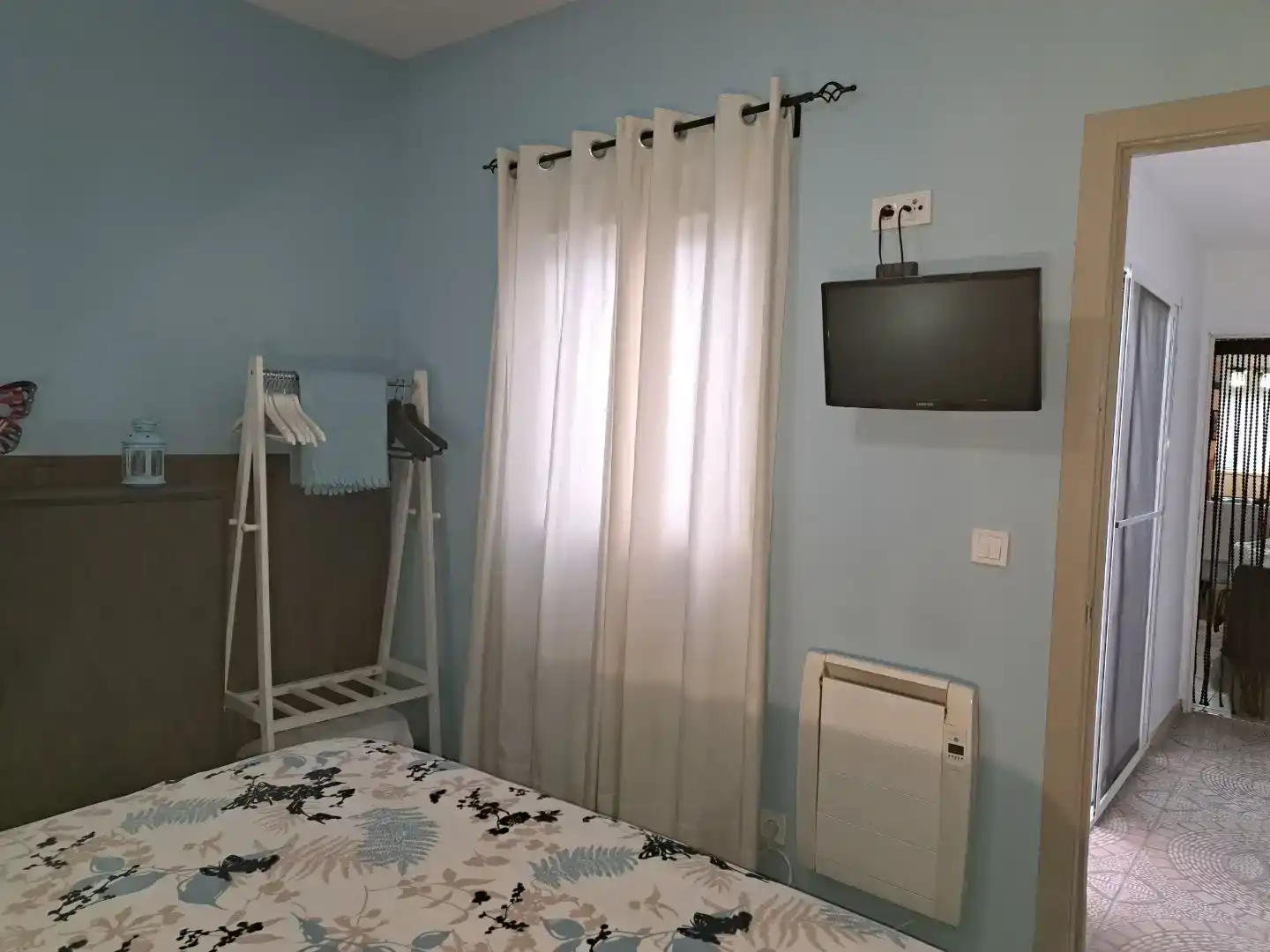 Habitación de Casa adosada en venta en Valencia con Aire acondicionado, Parquet y Trastero