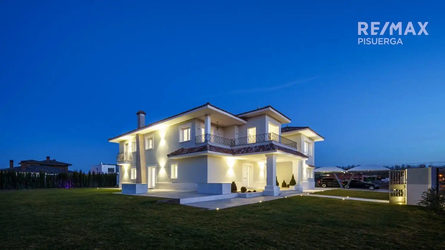 Vista exterior de Casa o xalet en venda en Laguna de Duero amb Calefacció, Jardí privat i Terrassa
