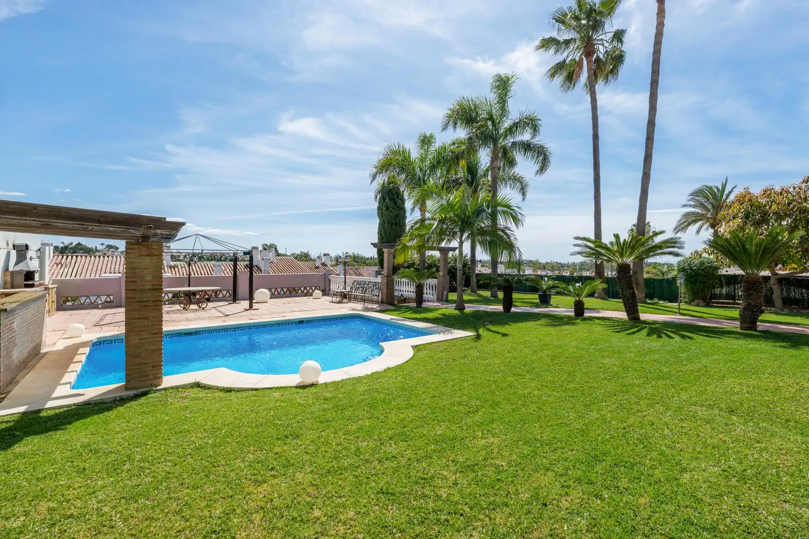 Chalet con piscina en venta en 44 Calle Pico del Naranco, imagen 17