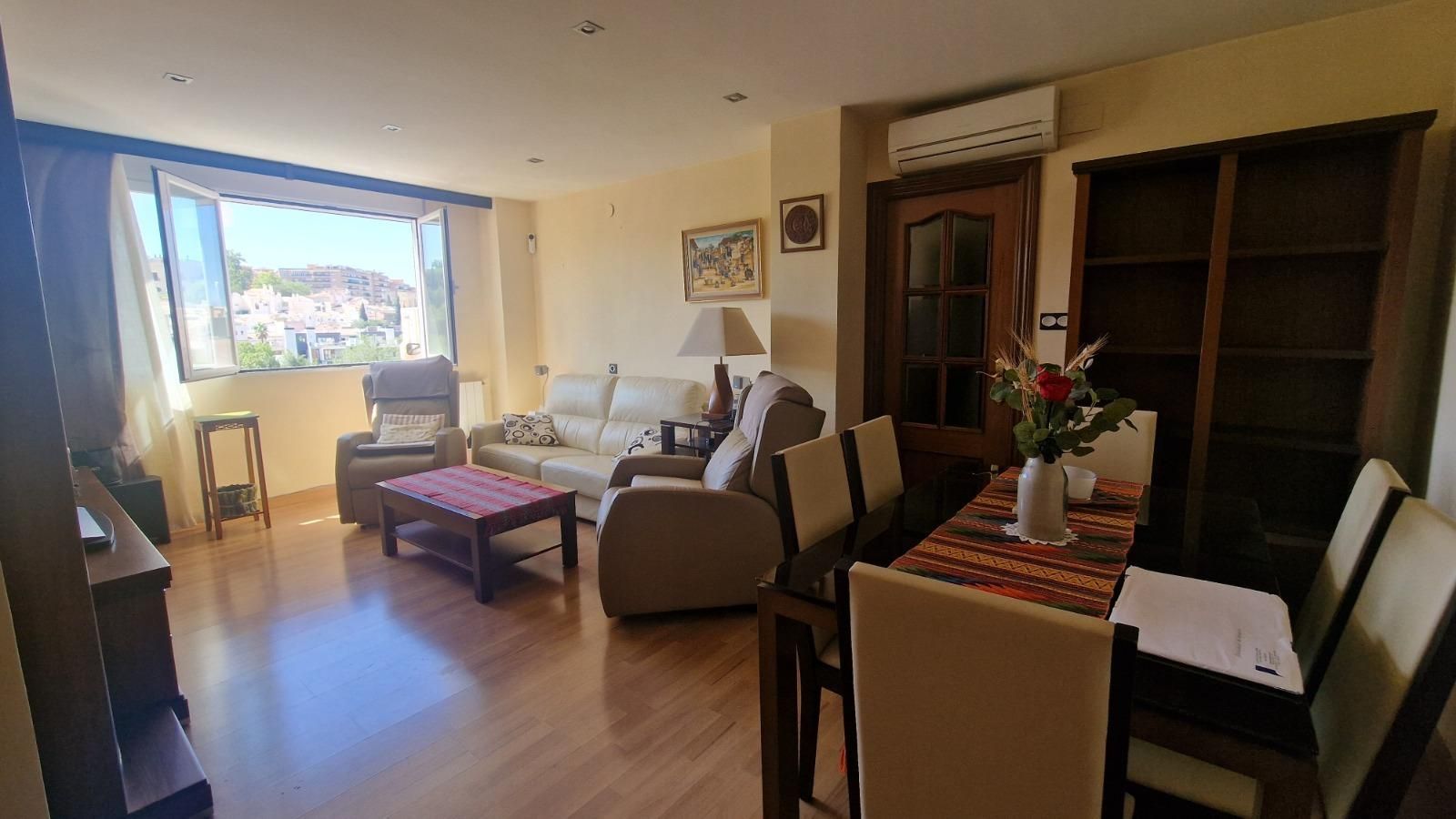 Sala d'estar de Pis en venda en  Granada Capital amb Calefacció, Terrassa i Balcó
