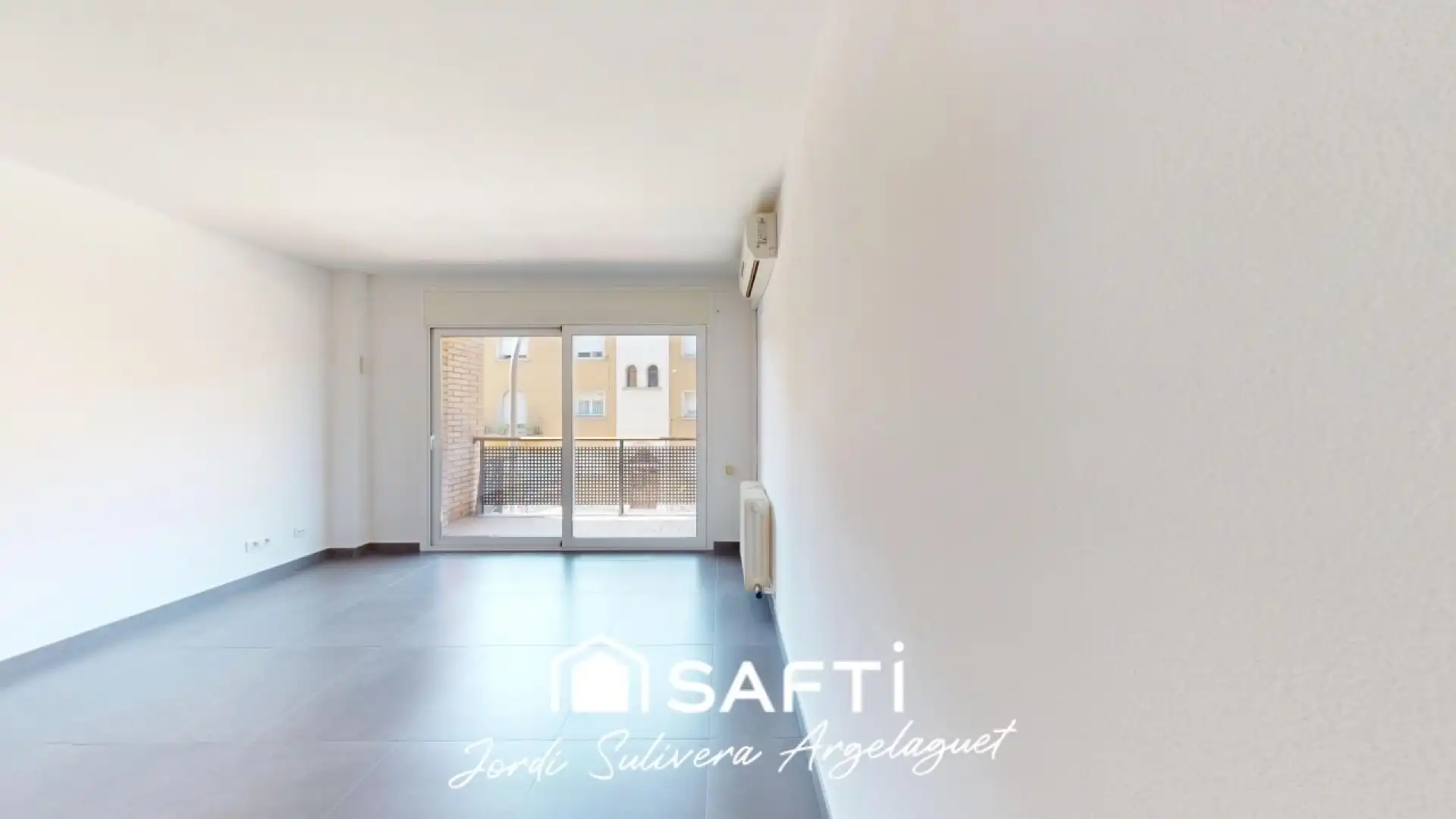 Vista exterior de Piso en venta en Girona con Aire acondicionado, Calefacción y Terraza