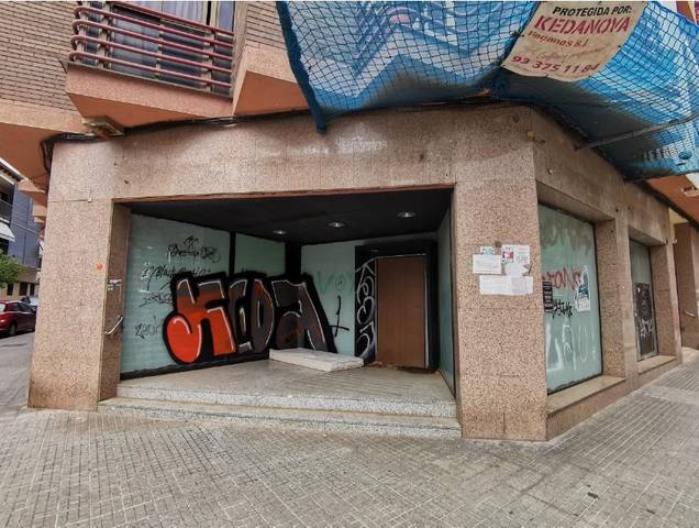 Local comercial en Alquiler en C/ Catalans en La Gavarra