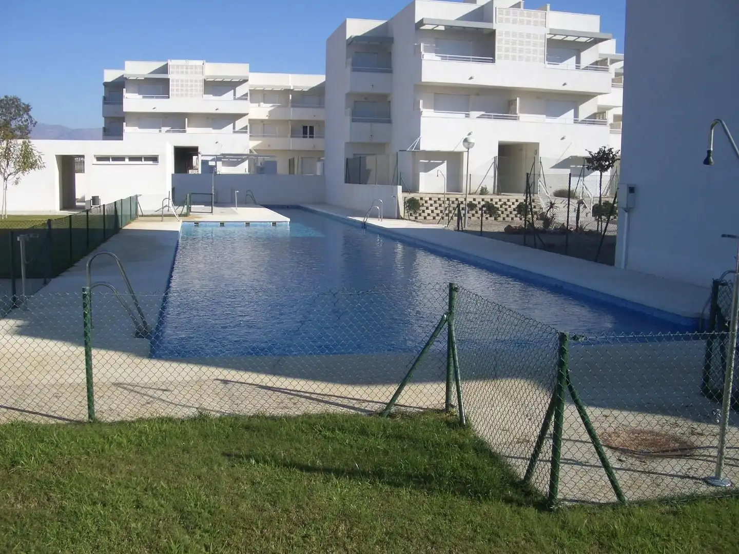 Piscina de Piso en venta en Almería con Trastero, Amueblado y Piscina comunitaria