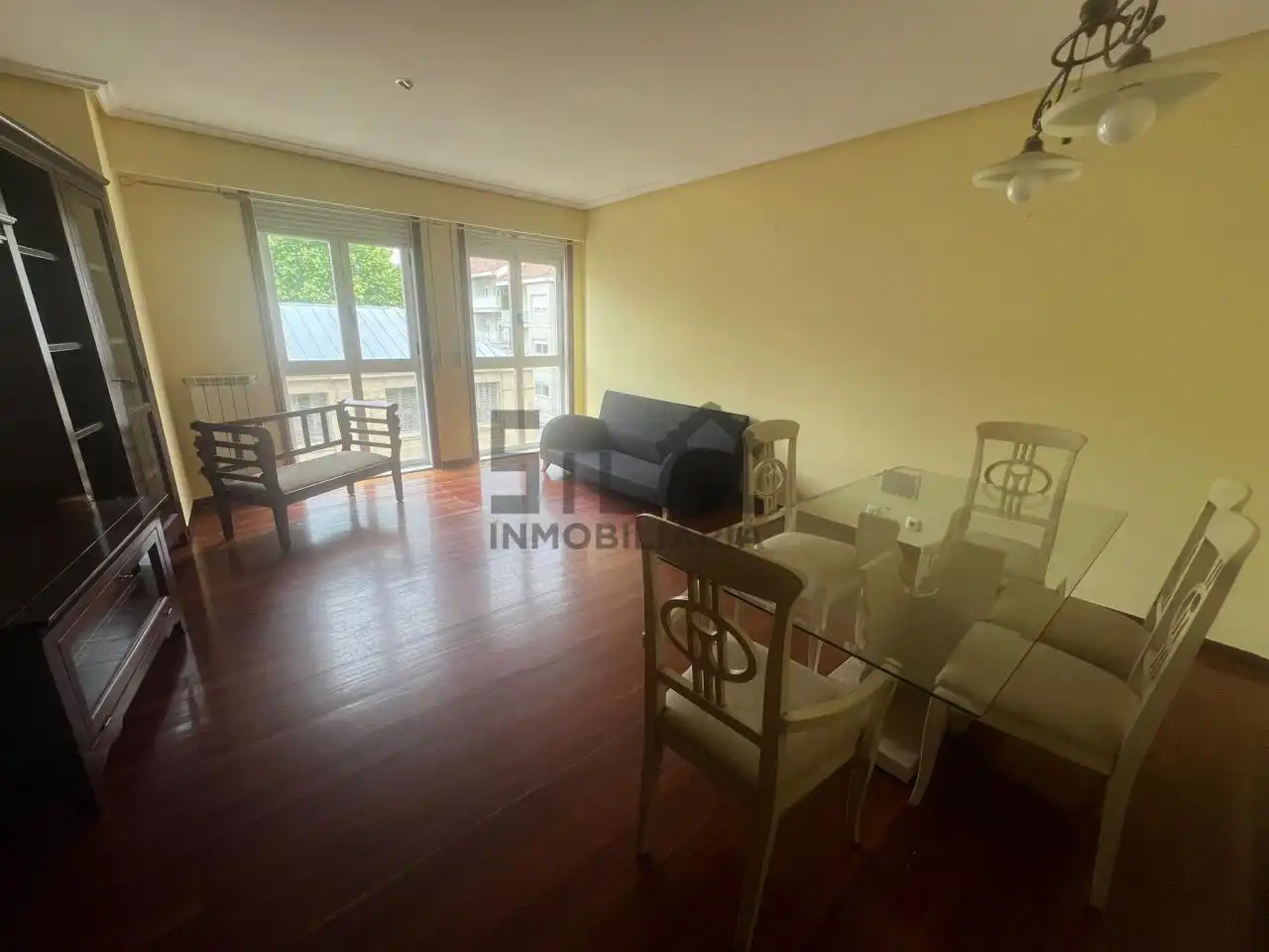Vista exterior de Piso de alquiler en Ourense Capital  con Calefacción, Parquet y Amueblado