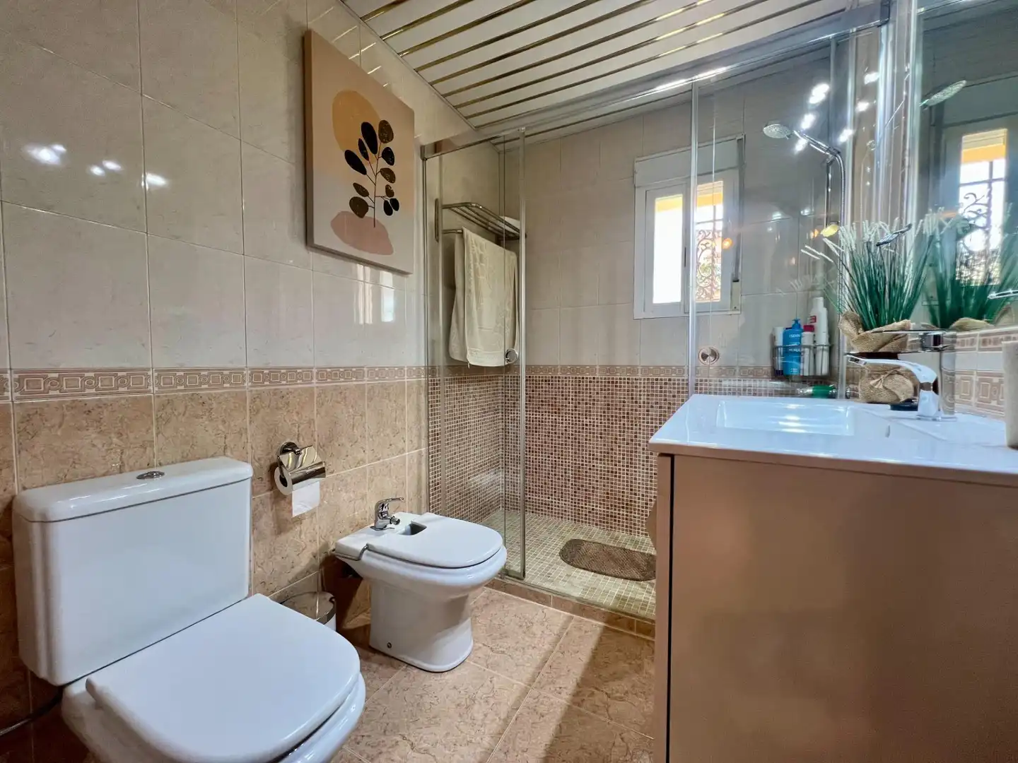 Bathroom of Houses for sale in Córdoba  with Air Conditioner and Swimming Pool