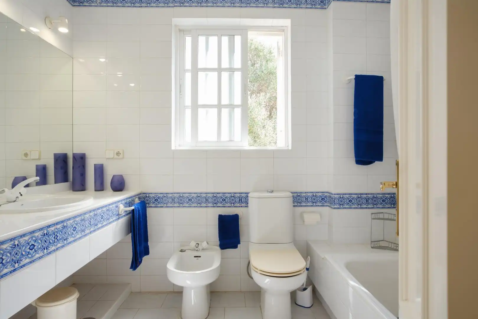 Baño de Casa o chalet en venta en Alcalá de Guadaira con Aire acondicionado, Calefacción y Jardín privado