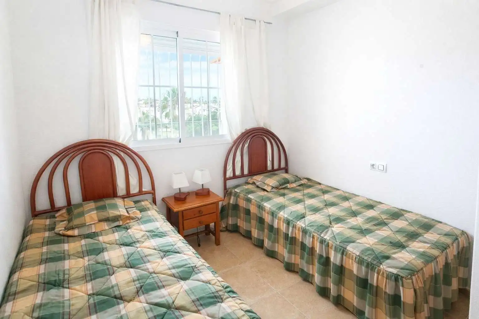 Dormitori de Apartament en venda en Orihuela amb Jardí privat, Moblat i Balcó
