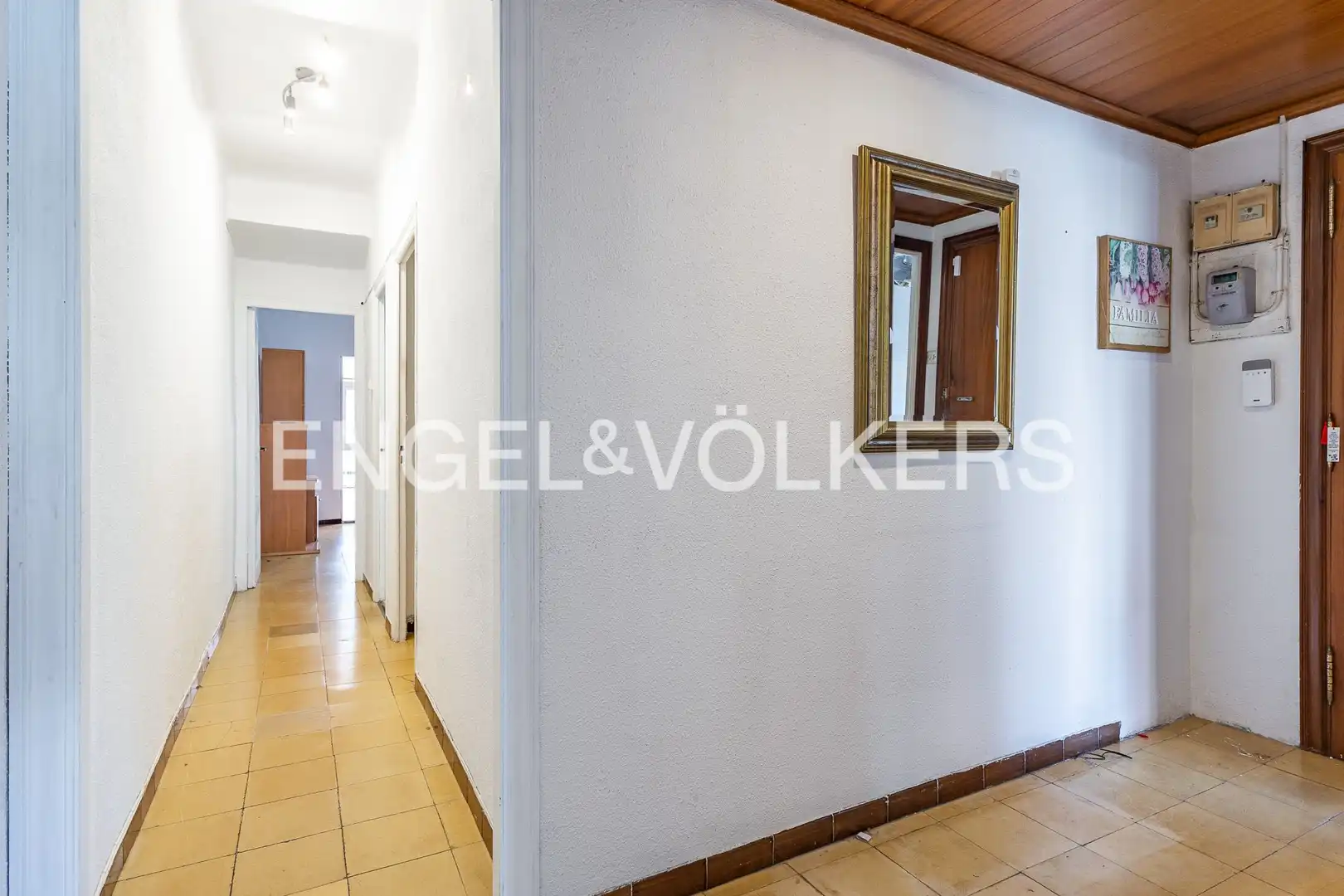 Piso en venta en Barcelona con Calefacción, Terraza y Balcón