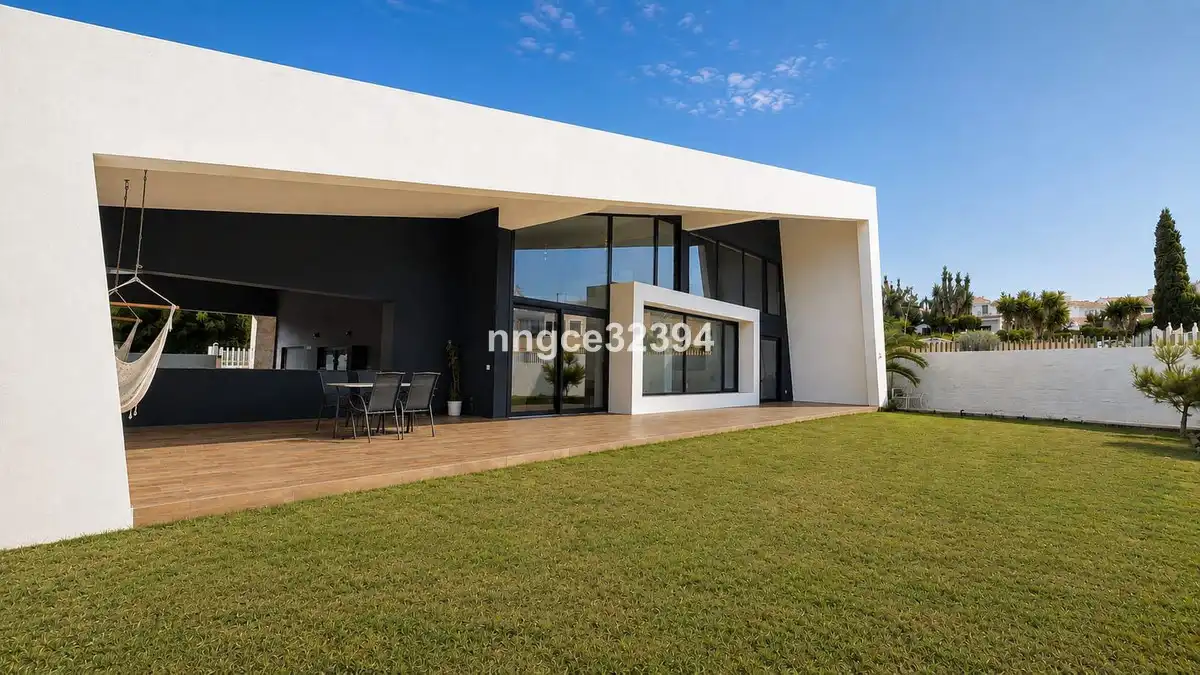 Exterior view of Houses for sale in Estepona  with Air Conditioner, Private garden and Terrace