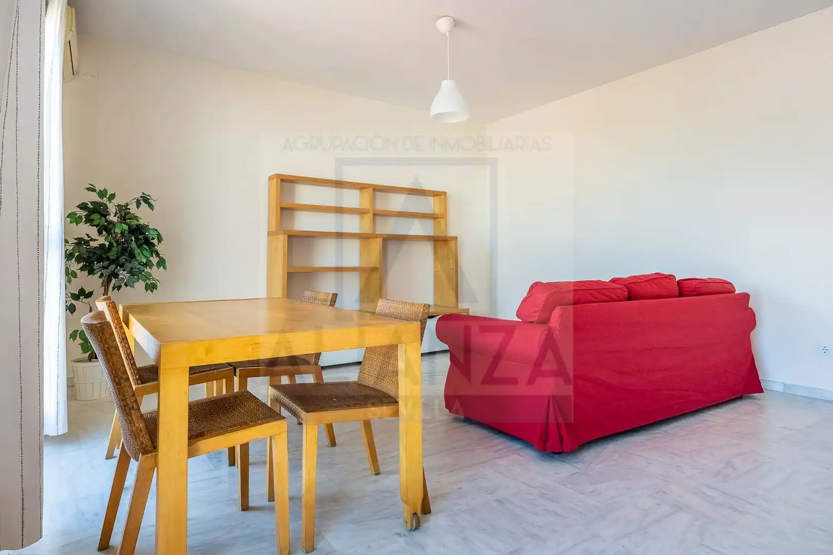 Sala d'estar de Pis en venda en Camas amb Aire condicionat i Balcó