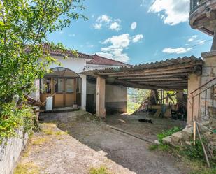 Vista exterior de Casa o xalet en venda en Grado amb Jardí privat