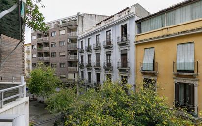 Vista exterior de Pis en venda en  Granada Capital amb Terrassa i Balcó