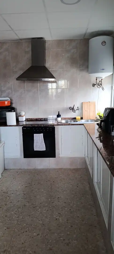 Cuina de Finca rústica en venda en Chiclana de la Frontera amb Jardí privat