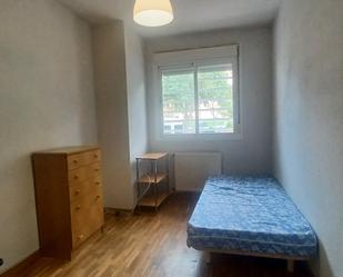 Bedroom of Flat to share in Valdemoro  with Heating and Community pool