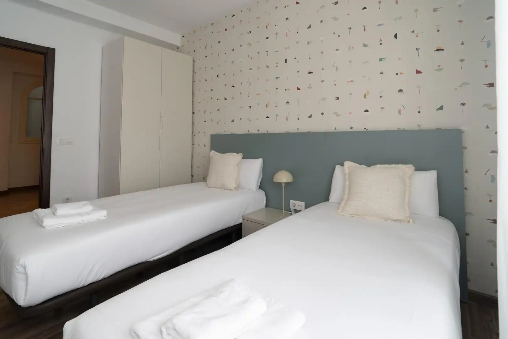 Bedroom of Flat for rent in Valencia  with Air Conditioner, Heating and Furnished