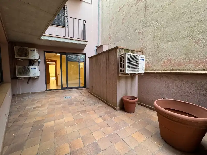 Terrace of Office for rent in La Bisbal d'Empordà  with Air Conditioner, Heating and Terrace