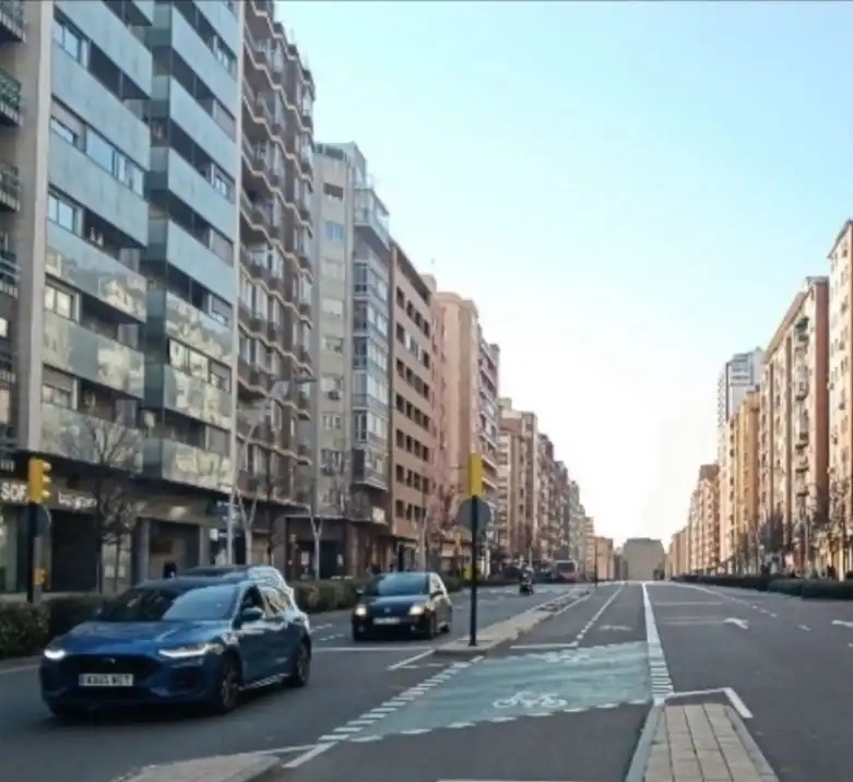 Vista exterior de Piso en venta en Zaragoza con Amueblado