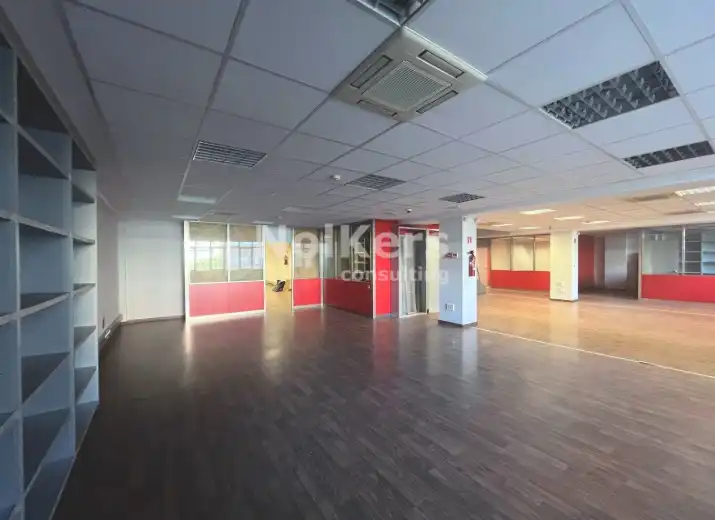 Office for sale in Barcelona  with Air Conditioner and Heating