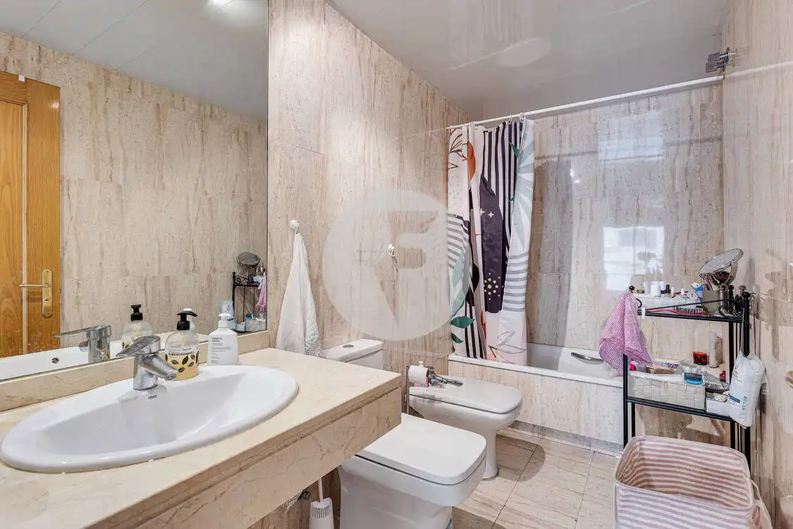 Baño de Piso en venta en Barcelona con Aire acondicionado, Calefacción y Terraza