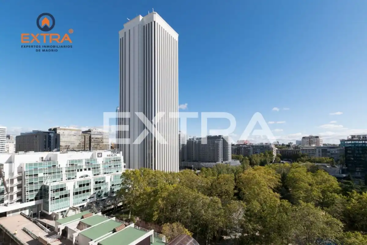 Außenansicht von Wohnung zur Miete in Madrid mit Klimaanlage, Heizung und Parkett