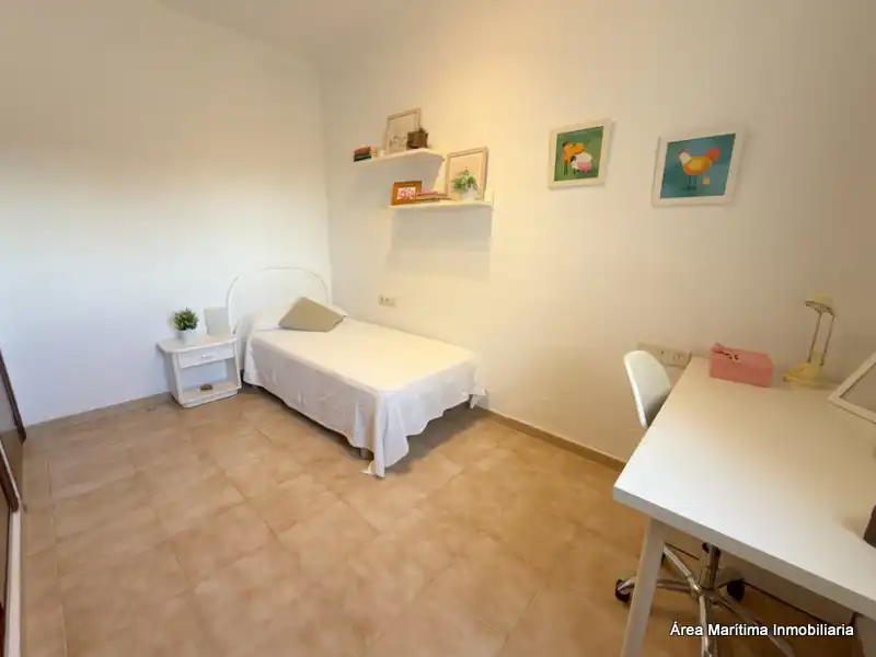 Schlafzimmer von Dachboden zur Miete in Valencia mit Klimaanlage, Heizung und Terrasse