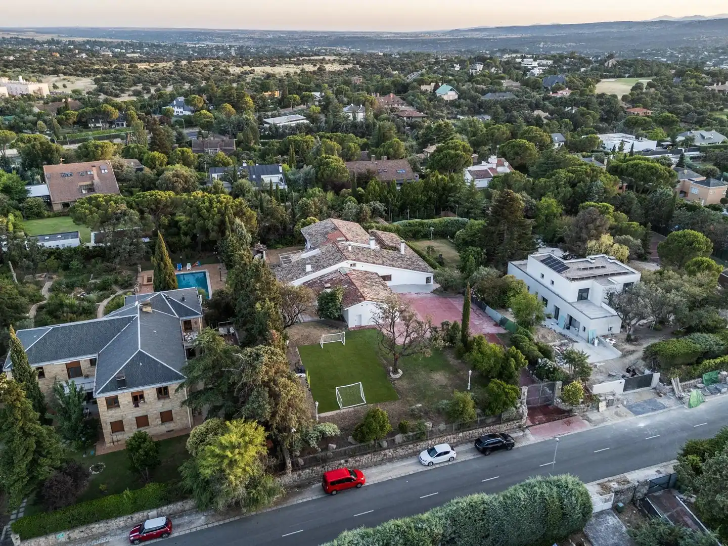 Vista exterior de Casa o chalet en venta en Las Rozas de Madrid con Aire acondicionado, Calefacción y Jardín privado