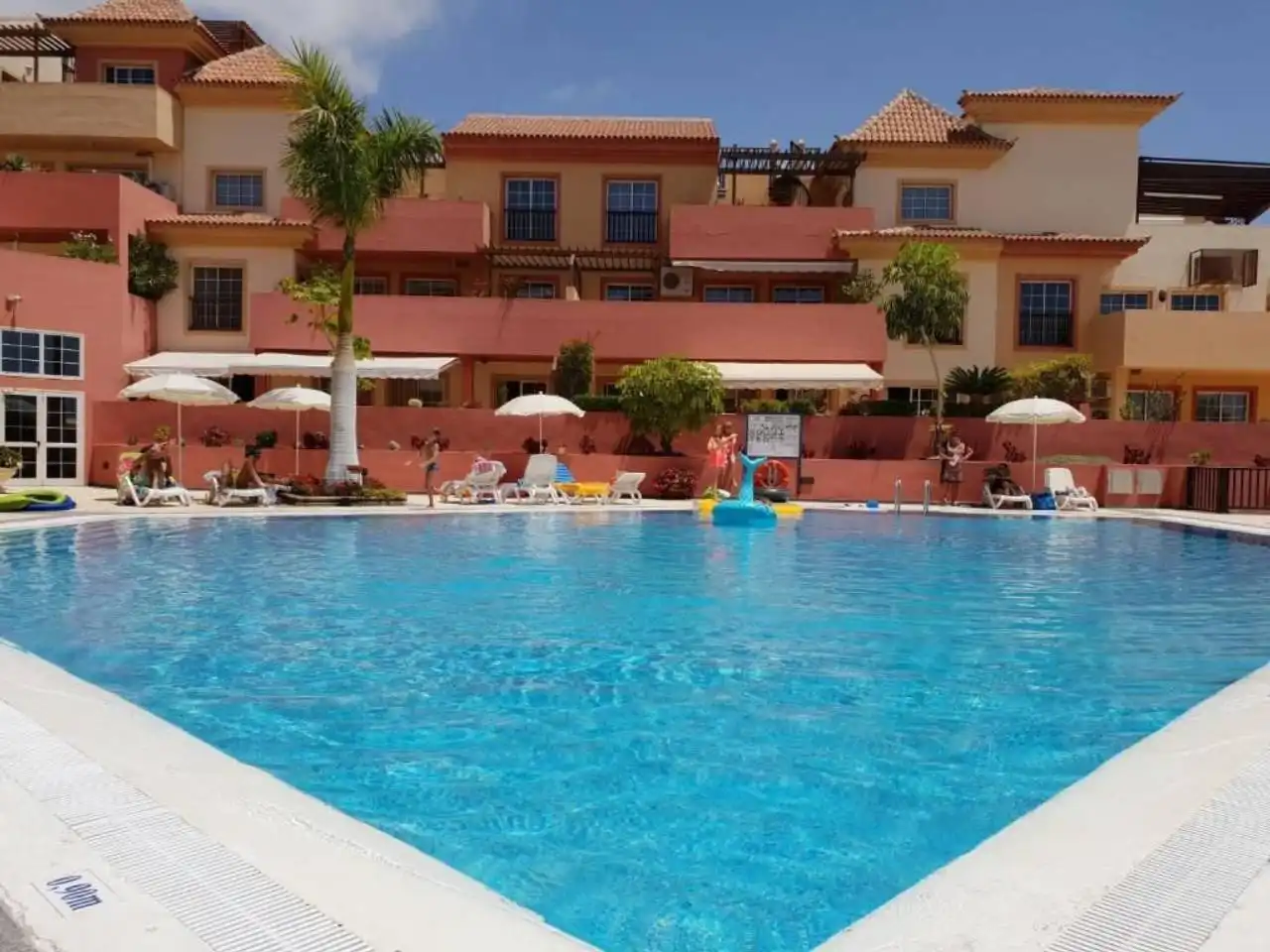 Piscina de Apartamento en venta en Adeje con Amueblado y Piscina comunitaria