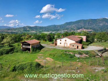 Landhaus mit Garten zum Verkauf in Sant Pere de Torelló