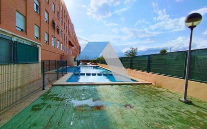 Piscina de Pis en venda en San Vicente del Raspeig / Sant Vicent del Raspeig amb Aire condicionat, Calefacció i Terrassa