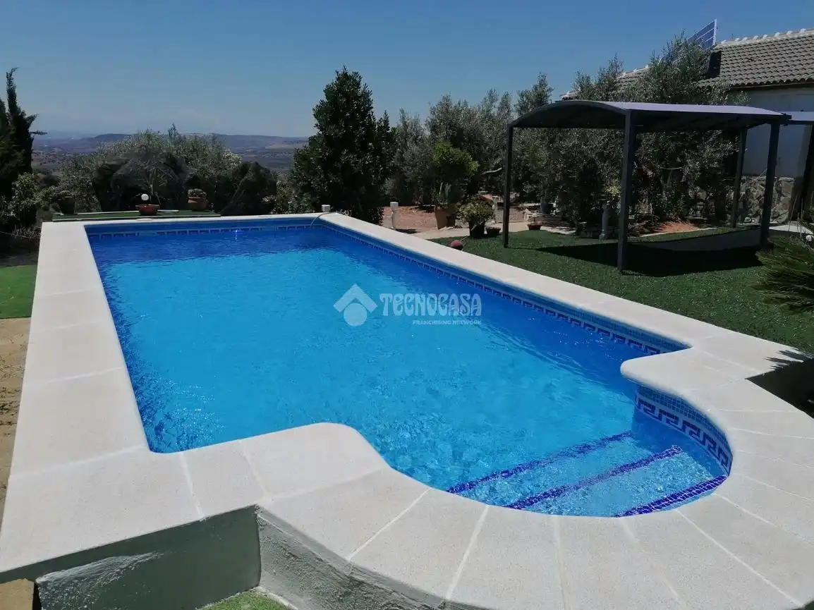 Piscina de Finca rústica en venta en Vilches