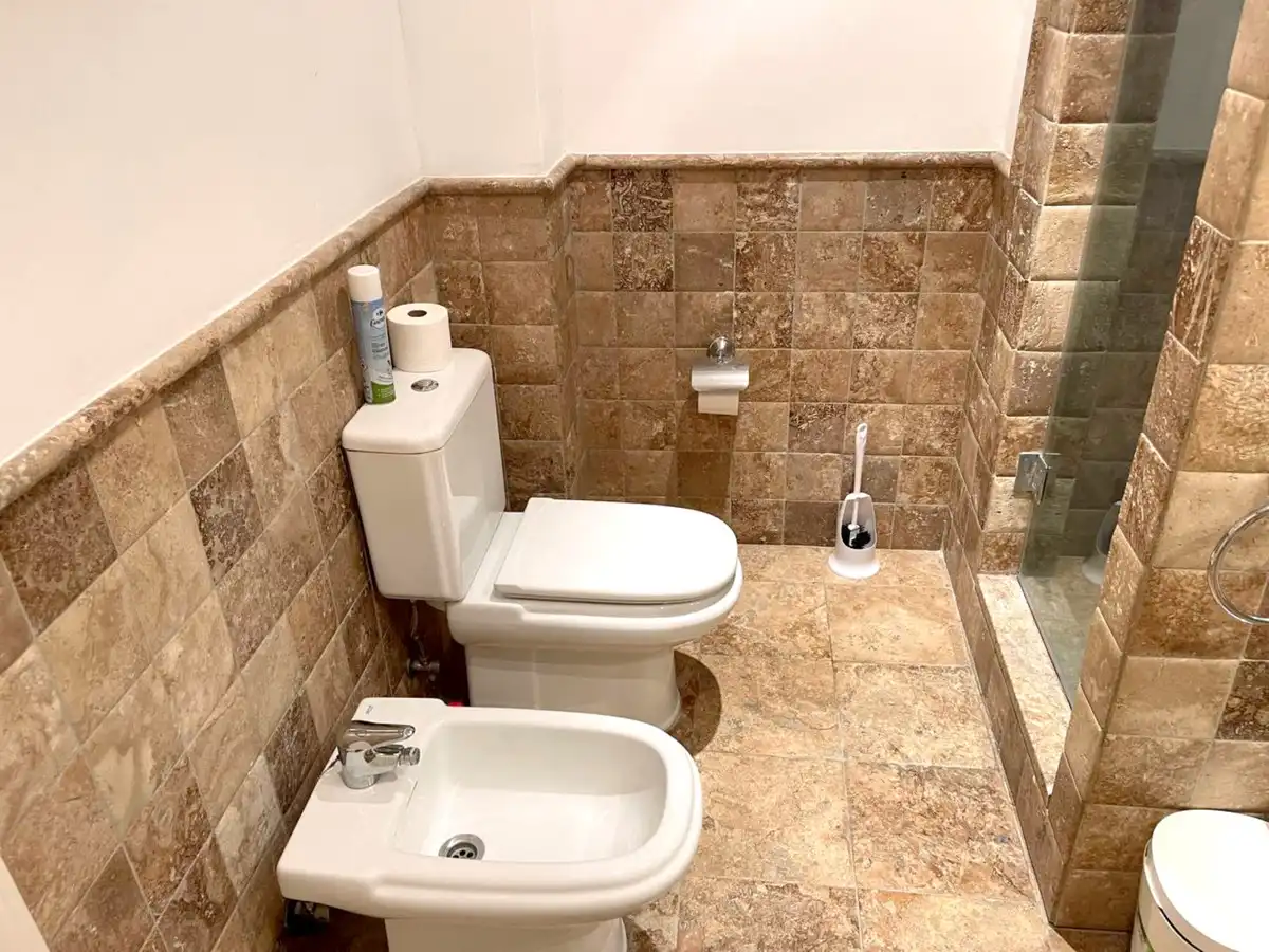 Bany de Apartament de lloguer en Estepona amb Aire condicionat, Terrassa i Moblat