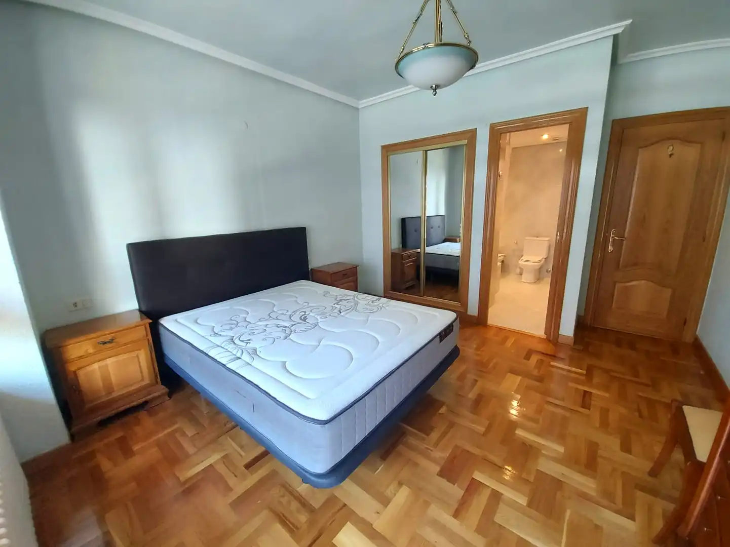 Dormitori de Pis en venda en  Logroño amb Calefacció, Parquet i Terrassa
