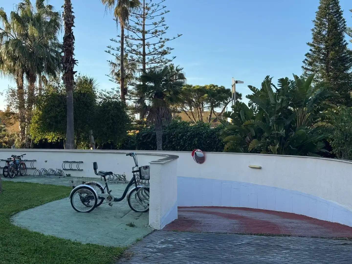 Parking de Apartamento en venta en Rota con Jardín privado, Terraza y Trastero