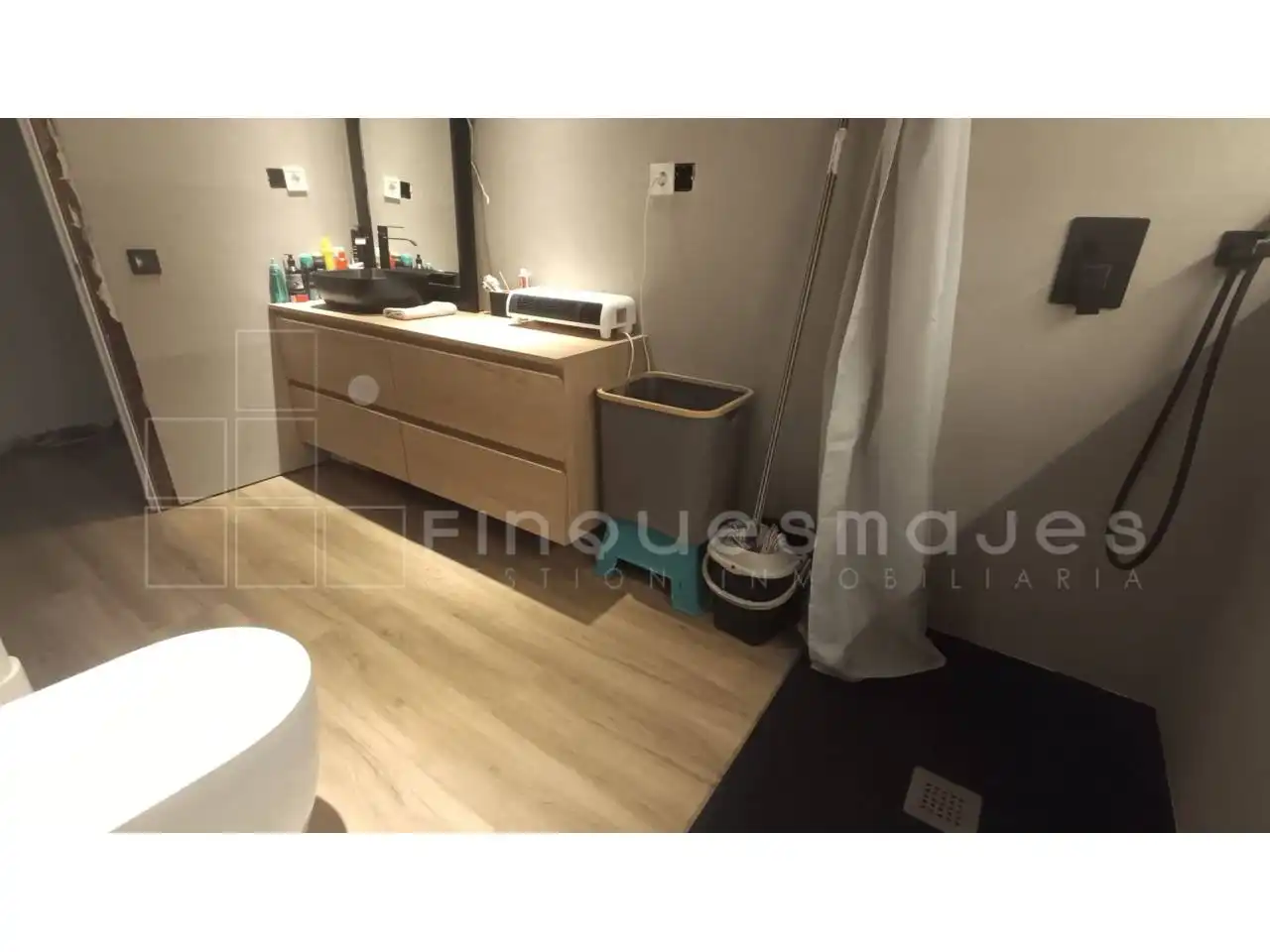Bathroom of Houses for sale in Viladecavalls  with Air Conditioner, Parquet flooring and Terrace