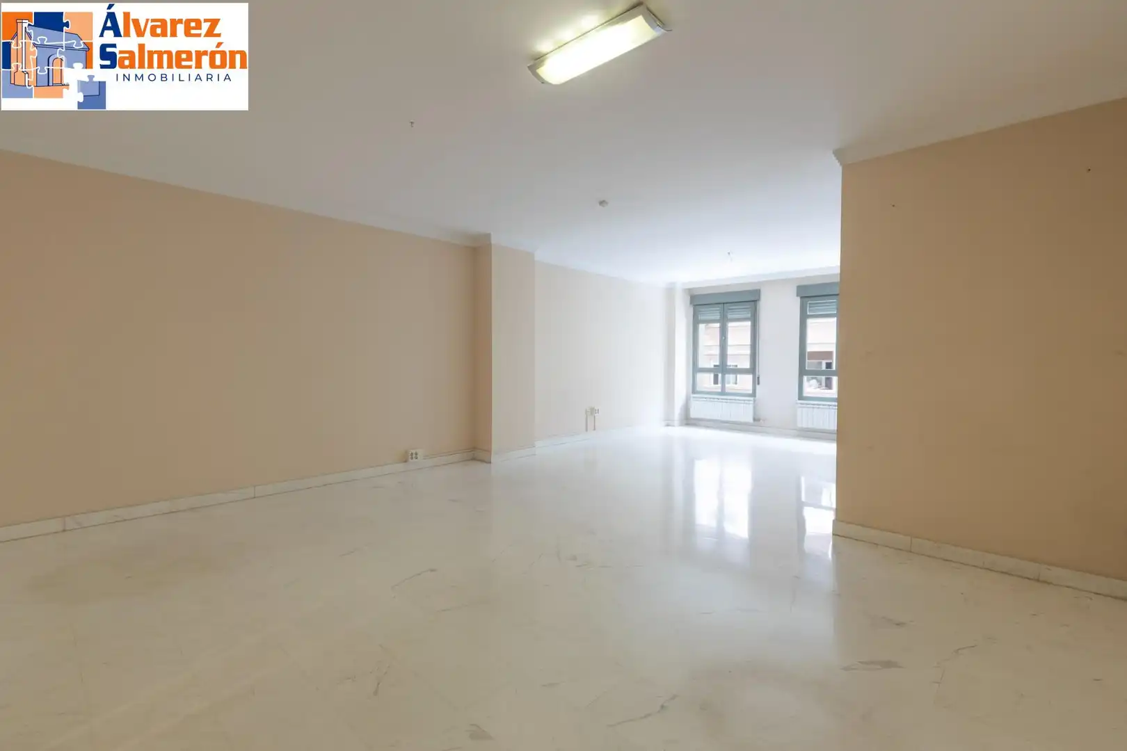 Wohnung zum Verkauf in Granada mit Klimaanlage und Heizung