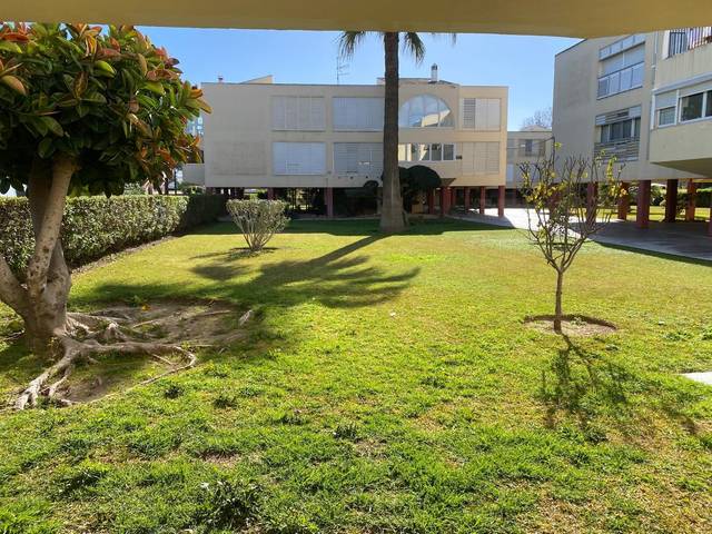 Piso en Venta en Calle Fuente de la Reina en Guadalmar