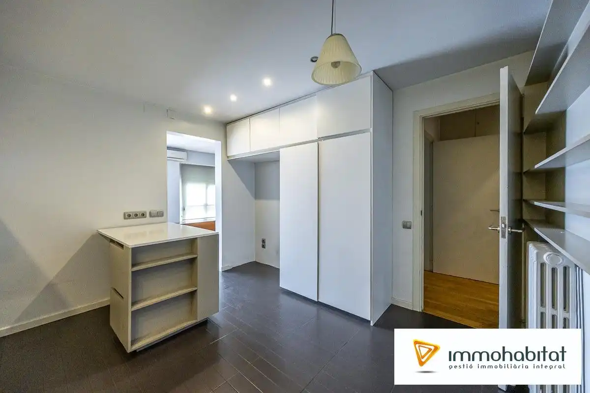 Piso en venta en Sabadell con Aire acondicionado, Calefacción y Parquet