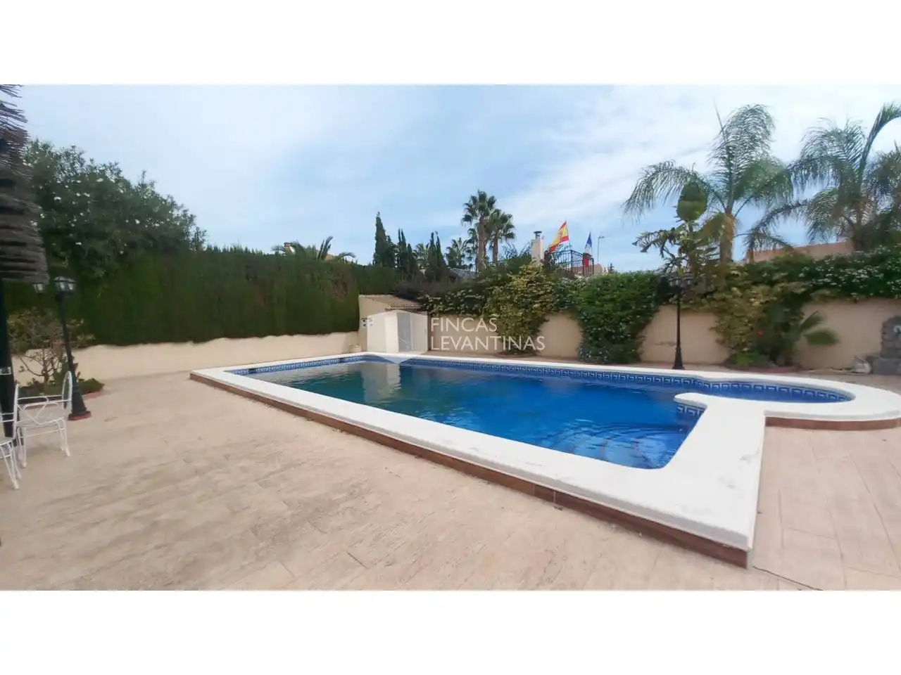 Piscina de Casa o xalet en venda en San Vicente del Raspeig / Sant Vicent del Raspeig amb Aire condicionat, Jardí privat i Terrassa