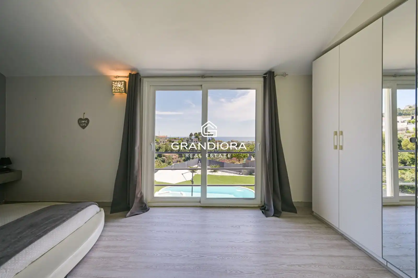Dormitori de Casa o xalet en venda en Santa Susanna amb Aire condicionat, Terrassa i Traster