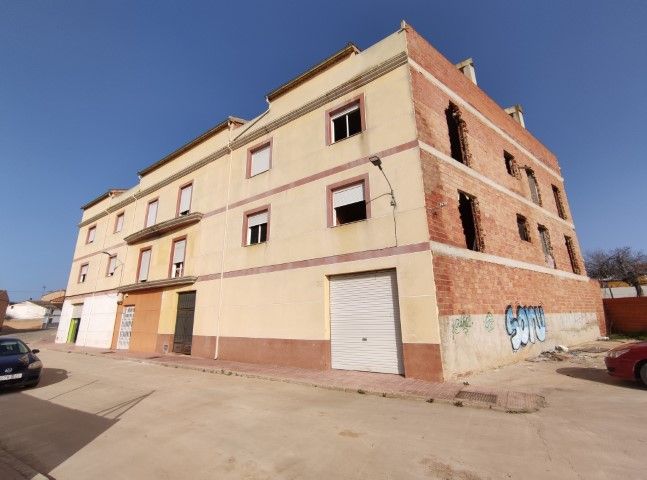 Vista exterior de Edifici en venda en Castellar