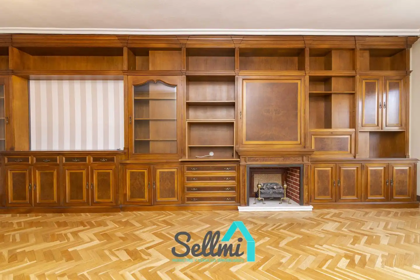 Sala d'estar de Dúplex en venda en Oviedo  amb Calefacció i Parquet