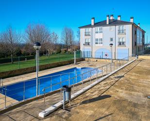 Piscina de Pis de lloguer en Oleiros amb Calefacció, Parquet i Forn