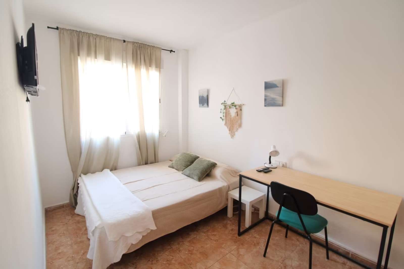 Bedroom of Flat to share in Torrevieja  with Terrace